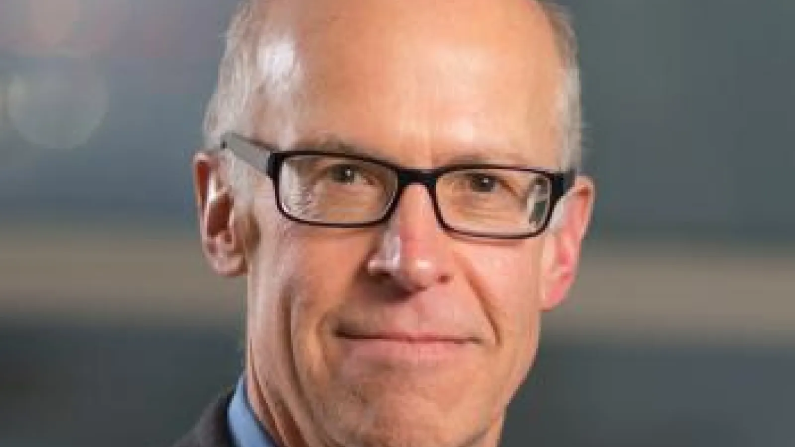 Dr. Savitz headshot