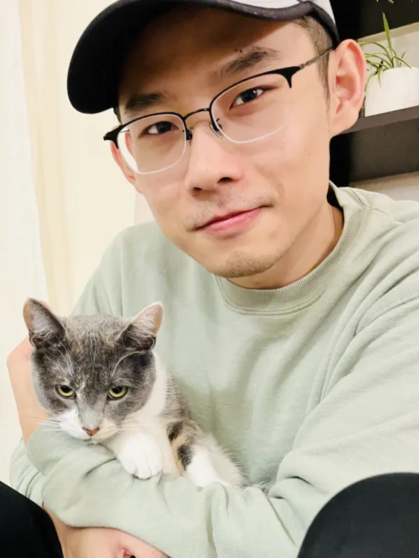 Portrait of Steven Bao